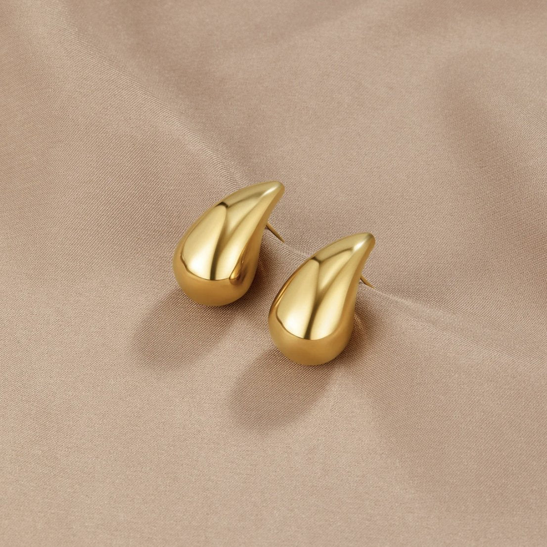 Elegant Gold Teardrop Earrings-0